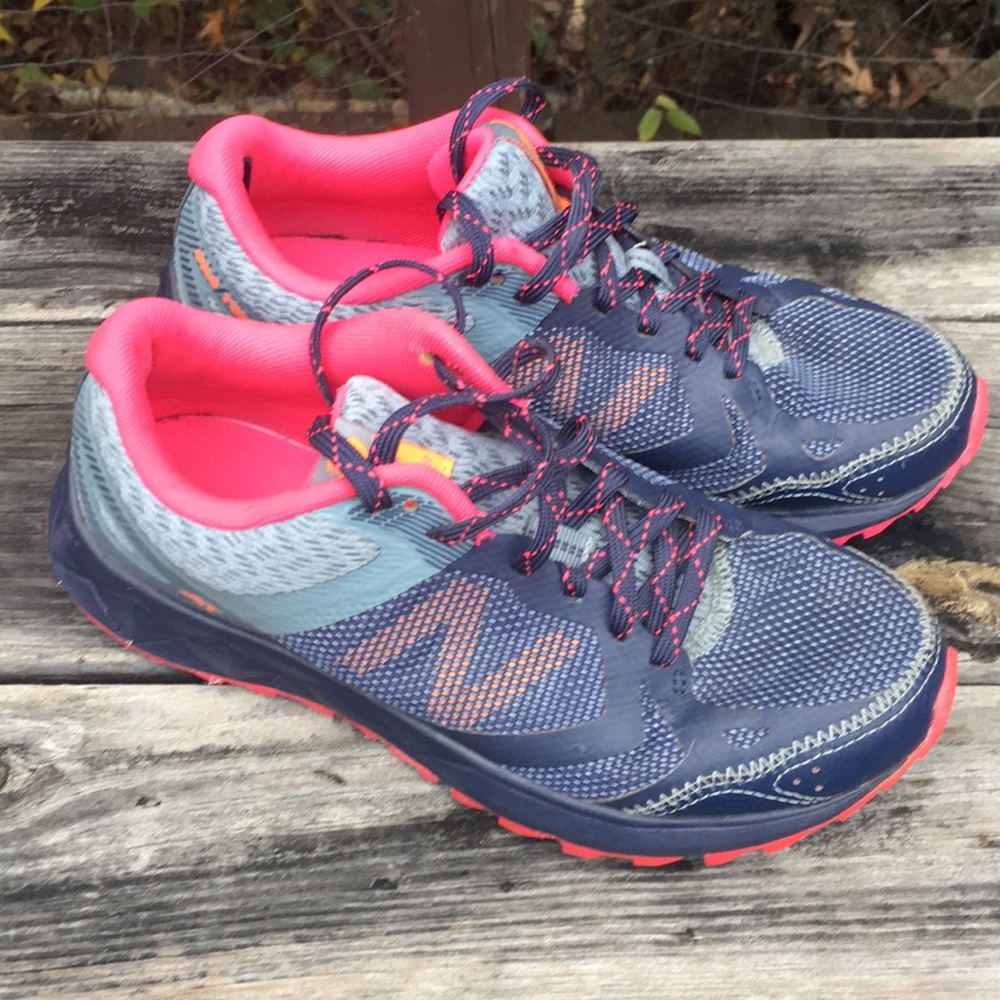 Women’s New Balance sneakers!